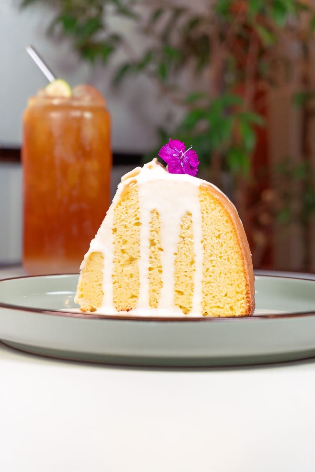 Torta Mojada de Chocolate Blanco sin azúcar refinada de L'ALMENDRA